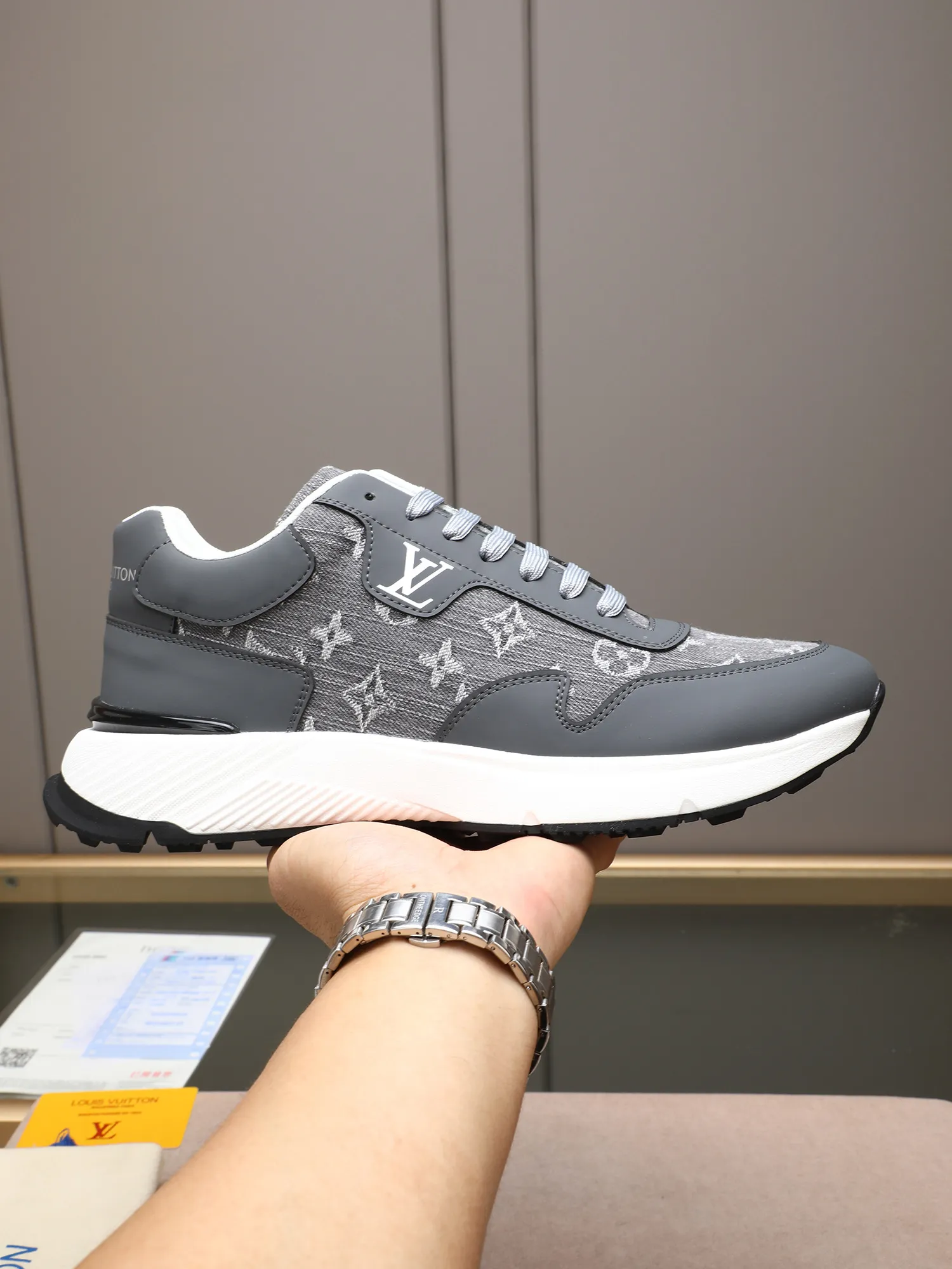 Men's shoes 💰460 Brand: LOUIS VUITTON Louis Vuitton LV Size: 38 39 40 41 42 43 44 (45 customized) Fabric: original cowhide cowhide 🔸Inside of: mesh 🔺Sole: counter foam outsole